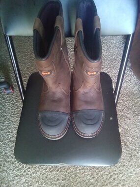 The Work Boot Hoss Boot is a durable mid-calf boot designed for workwear occasio